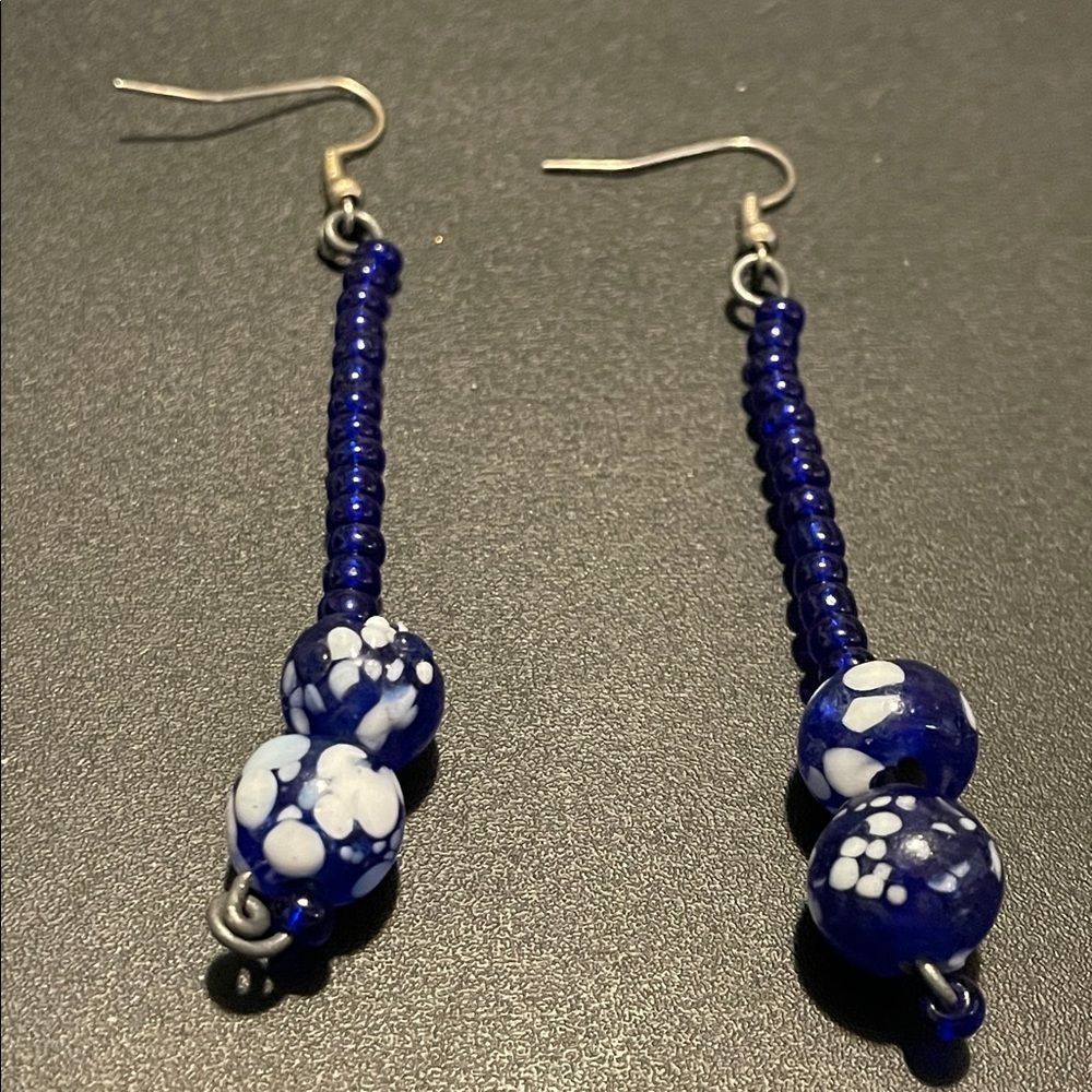 Handmade blue bead earrings - Picture 2 of 11